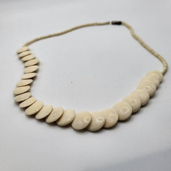 Vintage 60s Bakelite Ivory Celluloid graduated disc collar necklace 18.5" - Picture 4 of 4